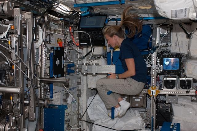 NASA image: SLAMMD Body Mass Measurement