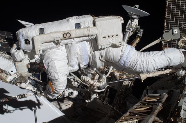 NASA image: EVA 22 photos camera 1