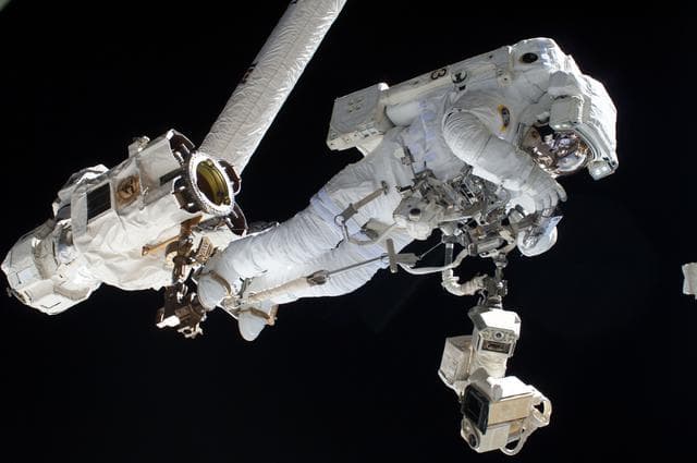 NASA image: EVA 22 photos camera 1
