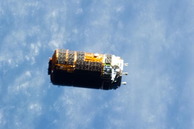 NASA image: HTV-4 approach