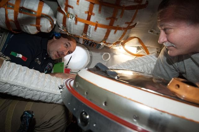 NASA image: Parmitano and Yurchikin in Soyuz spacecraft