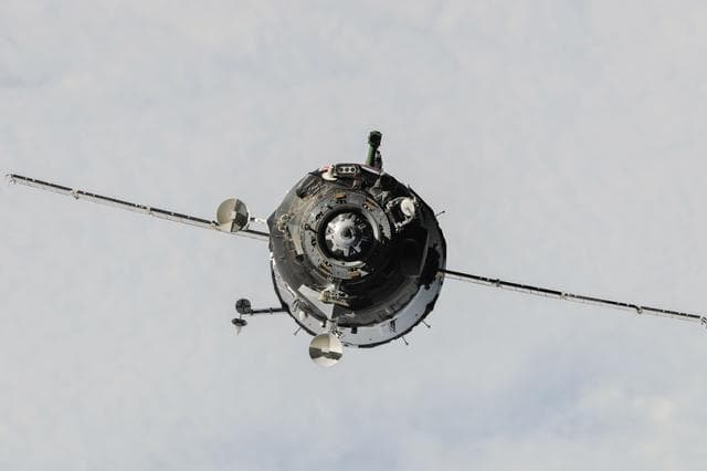 NASA image: Soyuz TMA-10M spacecraft approach to ISS