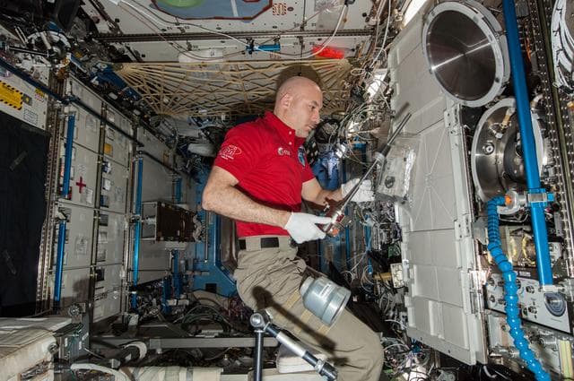 NASA image: Parmitano with CIR MDCA in U.S. Lab