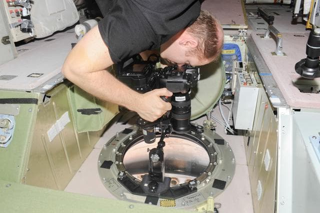 NASA image: Kotov during Albedo Experiment in the SM