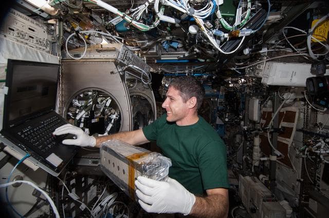 NASA image: Hopkins during SODI-DCMIX 2 Experiment