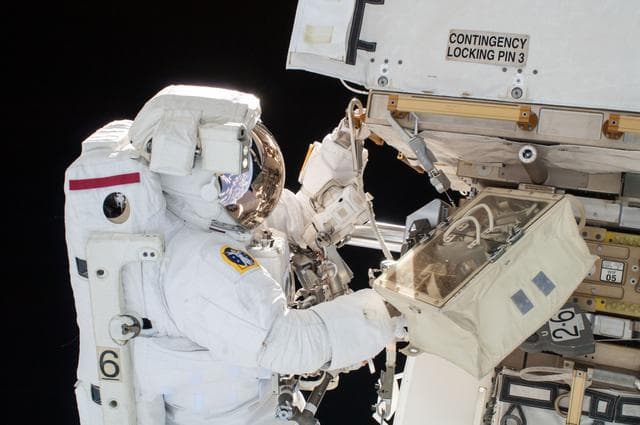 NASA image: EVA 25