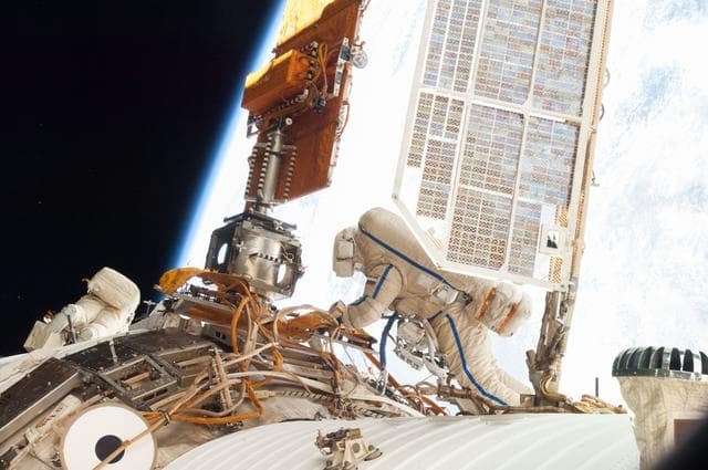 NASA image: iss038e022882