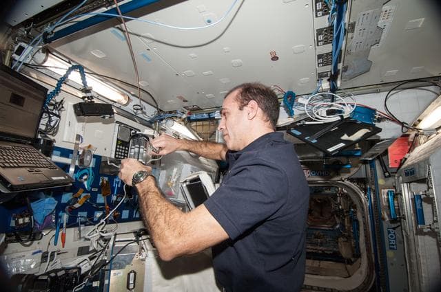 NASA image: Mastracchio works with the Vaccine-21 GAP