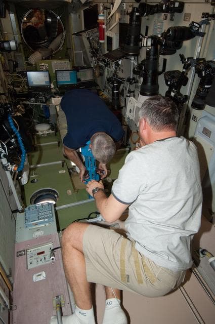 NASA image: Swanson uses the BMMD in the SM