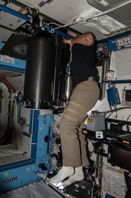 NASA image: Mastracchio conducts CDRA troubleshooting in the US Lab