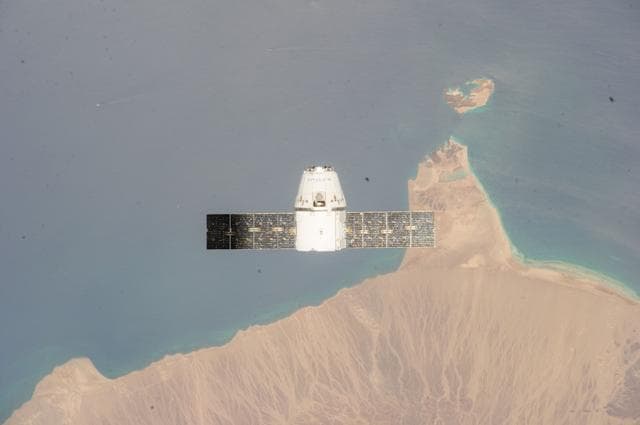 NASA image: Dragon Spacecraft on Approach to ISS