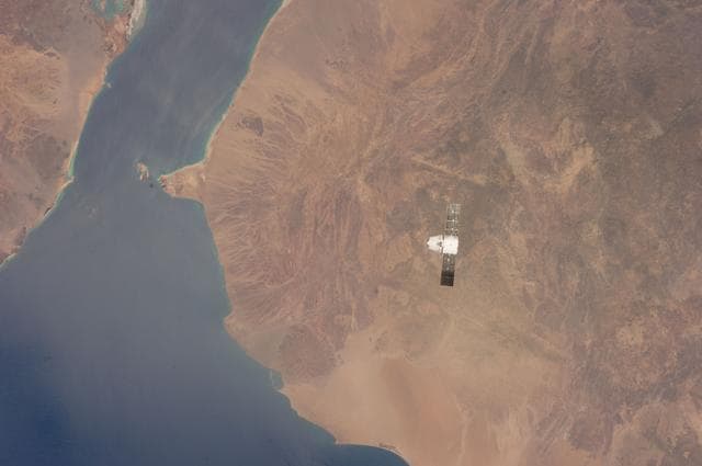 NASA image: Dragon Spacecraft on Approach to the ISS