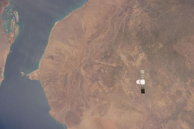 NASA image: Dragon Spacecraft on Approach to the ISS
