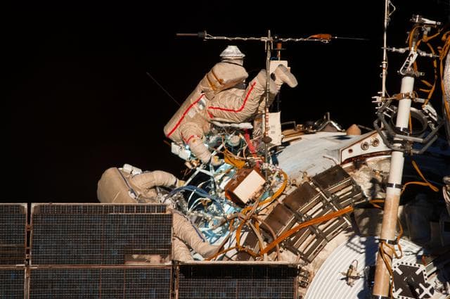 NASA image: Russian EVA 38.