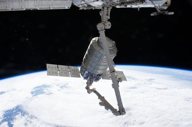 NASA image: Cygnus capture