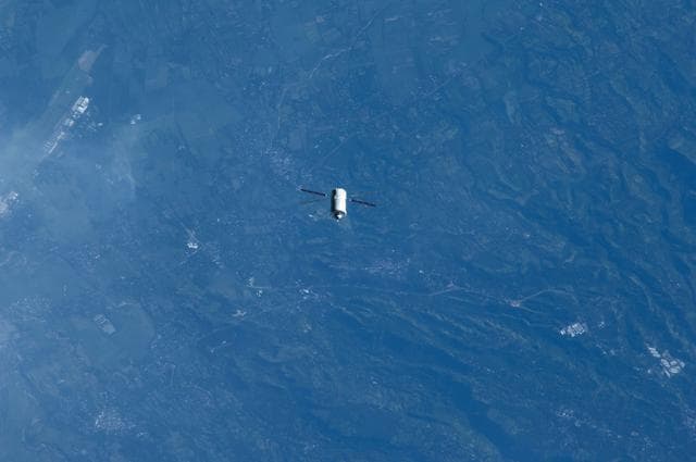 NASA image: ATV Fly-Under