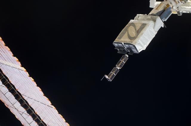 NASA image: Nanoracks CUBESAT launcher