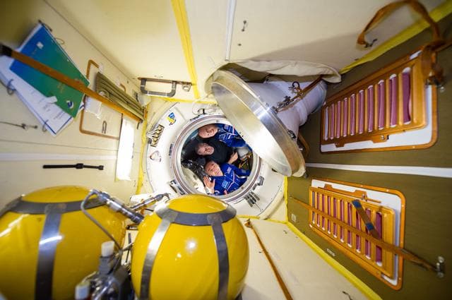 NASA image: 38S Hatch closure