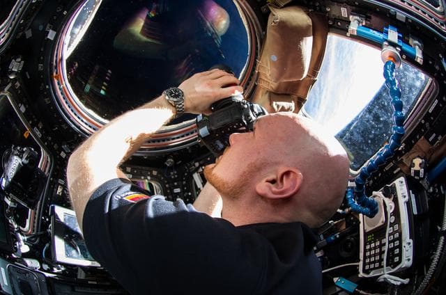 NASA image: Gerst during Space X-4 Dragon Capture