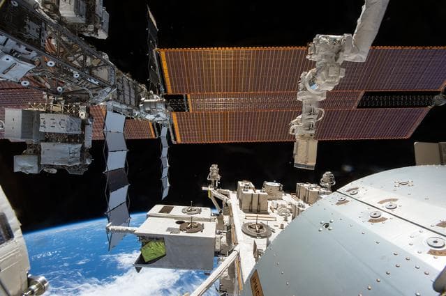 NASA image: iss042e016640