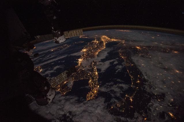 NASA image: iss042e034483