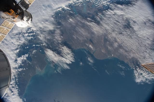 NASA image: iss042e047084
