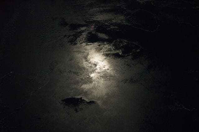 NASA image: iss042e101539