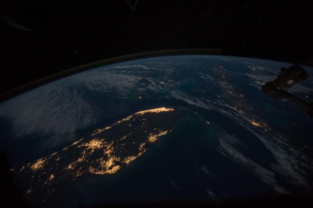 NASA image: iss042e213555