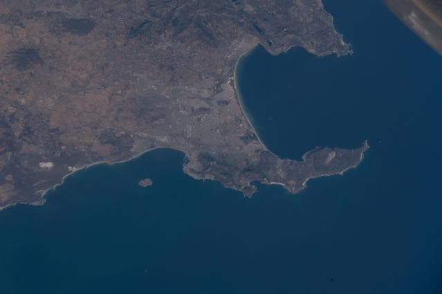 NASA image: iss042e215161