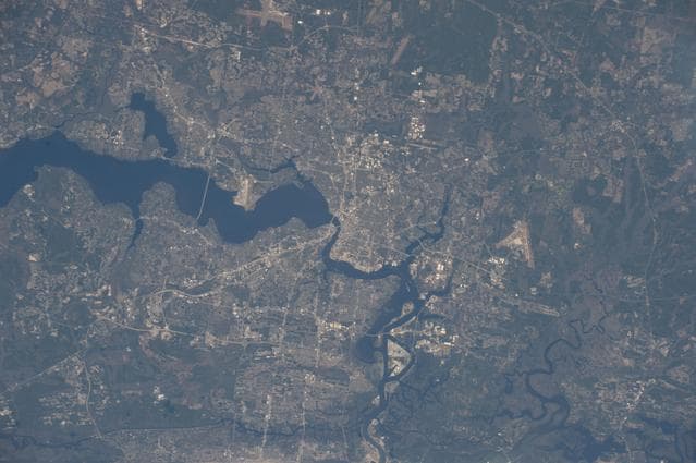 NASA image: iss042e263358