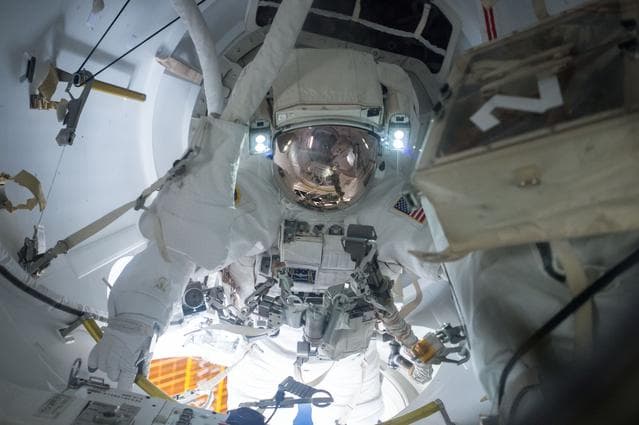 NASA image: iss042e287764