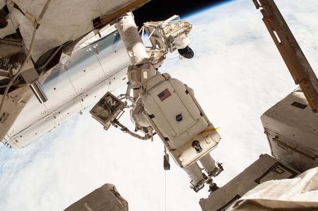 NASA image: iss042e288180
