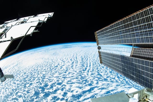NASA image: iss042e292504