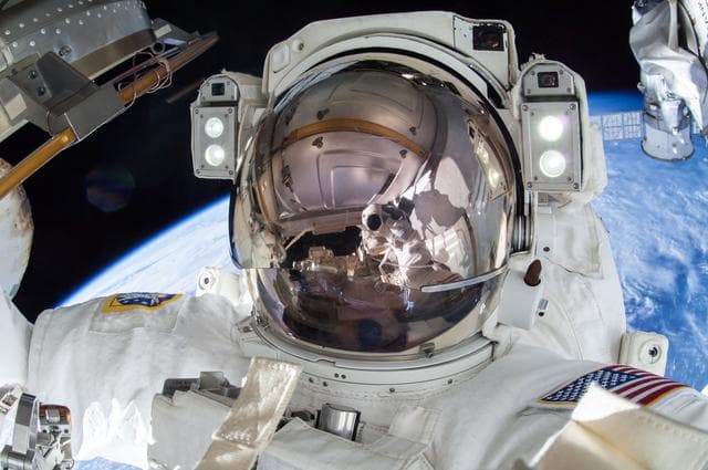 NASA image: iss042e292519