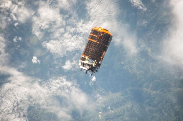 NASA image: HTV-5 approach to ISS