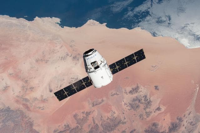NASA image: SPX-8 Dragon Spacecraft Approach