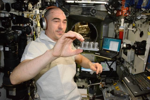 NASA image: Struktura Experiment Operations