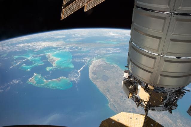 NASA image: iss051e040813