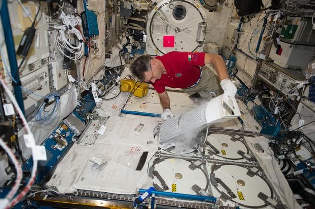 NASA image: iss052e021601