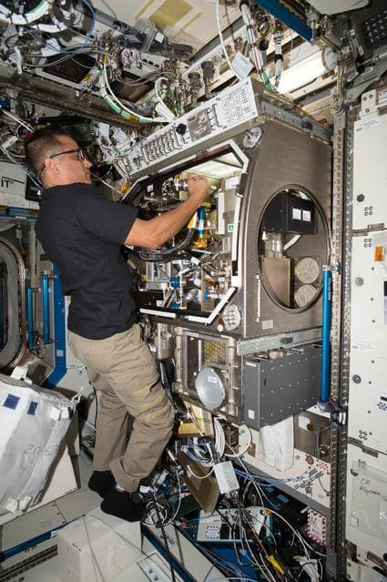 NASA image: Zero Boil-Off Tank Hardware Setup with MSG Removal Front Window