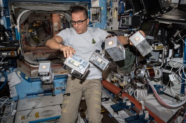 NASA image: Acaba conducts BRIC-LED Experiment OPS