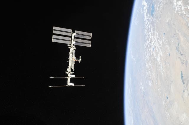 NASA image: iss056e201322