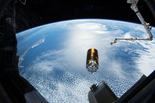 NASA image: iss057e065889