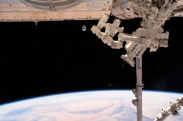 NASA image: iss058e027394