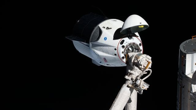 NASA image: iss058e027464