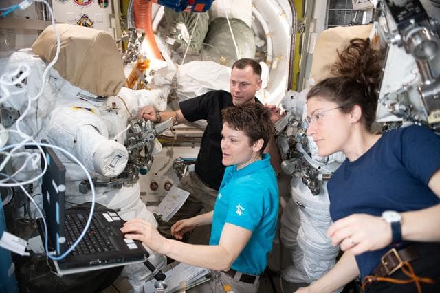 NASA image: iss059e000427