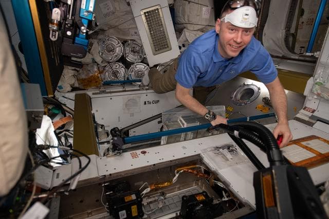 NASA image: NODE 3 Filter Remove and Replace