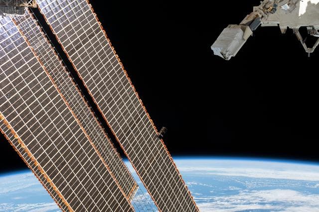 NASA image: iss059e104368