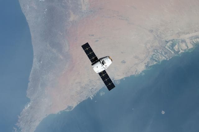 NASA image: iss060e015864