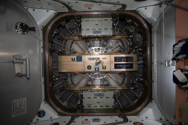 NASA image: iss060e021430